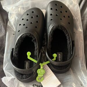 COPY - Nwt Crocs classic lined clog k size j5